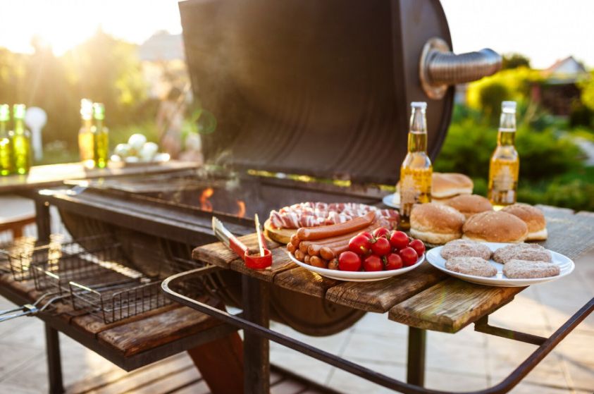 Газовый или дровяной гриль: плюсы, минусы, какой вариант подходит вам