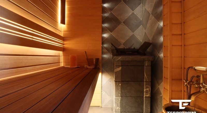 Отделка бани с печью на дровах.