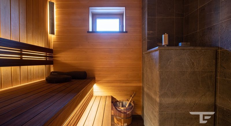 Банная печь на газу, ольха, термоабаш - классика в отделке парной