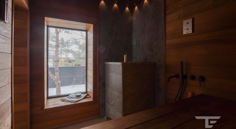 Отделка бани, трехъярусный полок