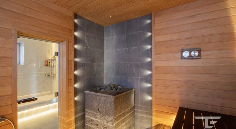 Классическая парная с печью в талькомагнезите